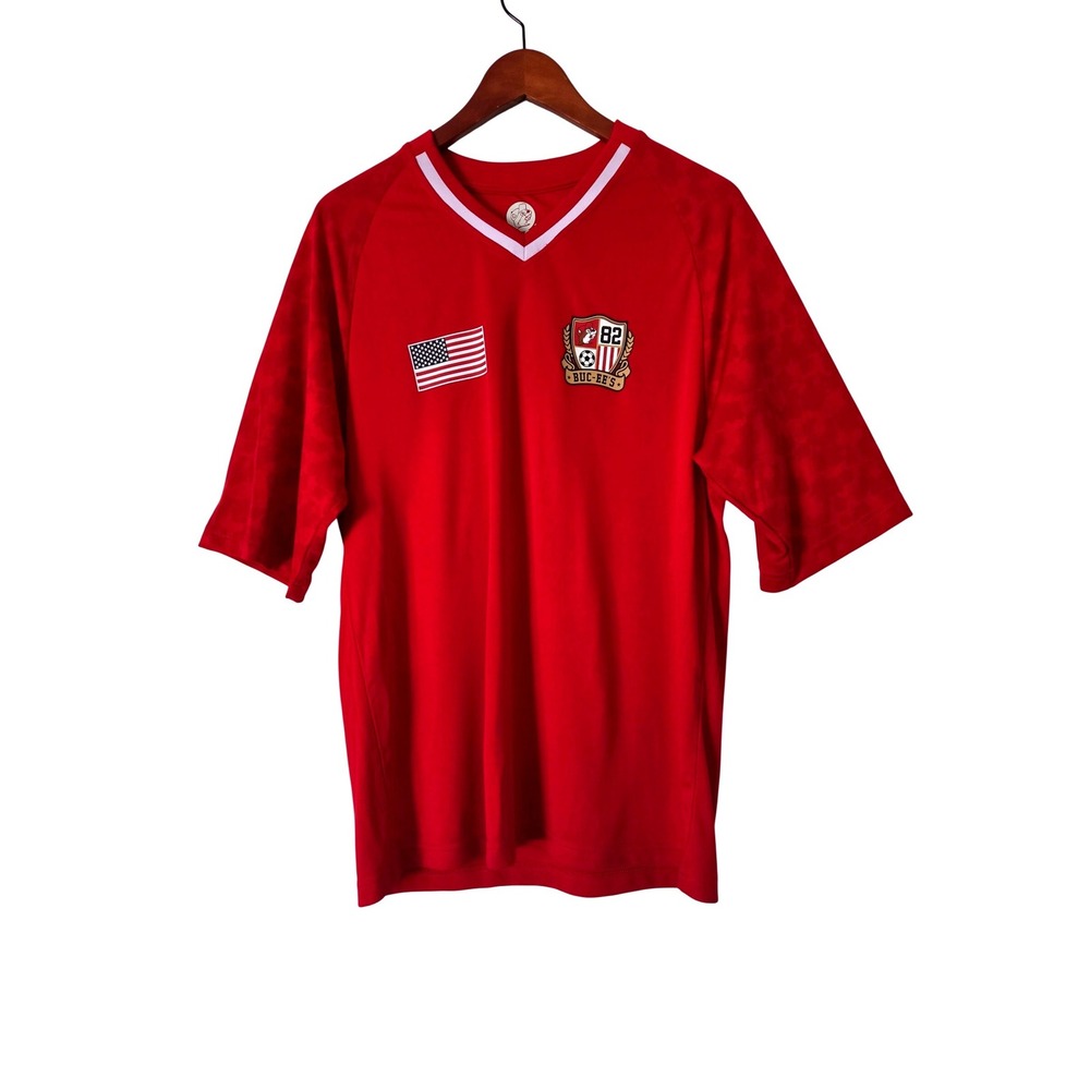 Buc-ee's Red Soccer Style Jersey 82 Men's Size M Americana Road Trip Shirt